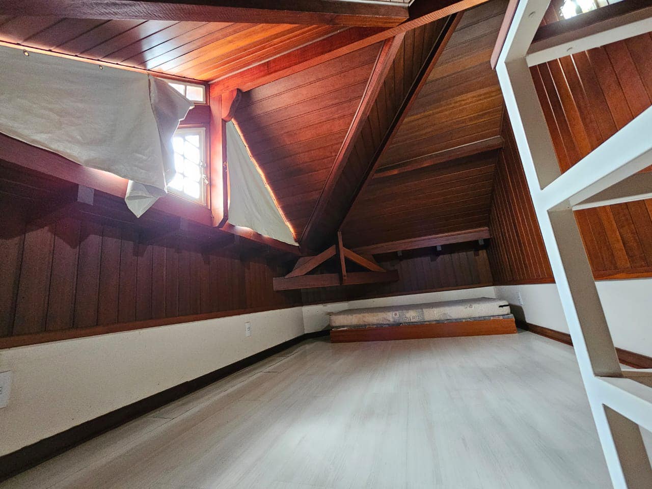 SOBRADO RESIDENCIAL DE ALTO PADRÃO ,Rua Ferrucio de Fiori, n370 ( com saída para rua Claudia ) - Jardim São Carlos