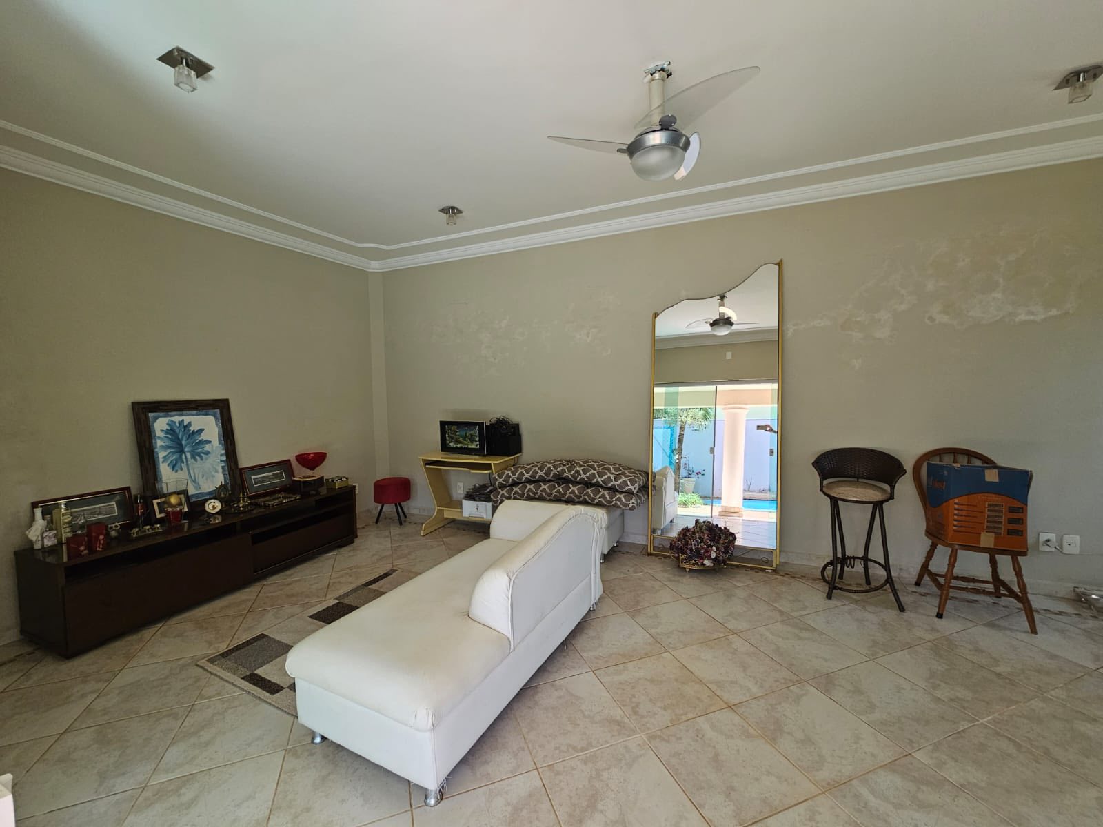 EXCELENTE CASA RESIDENCIAL COM COMÉRCIO - ÓTIMA LOCALIZAÇÃO - CENTRO