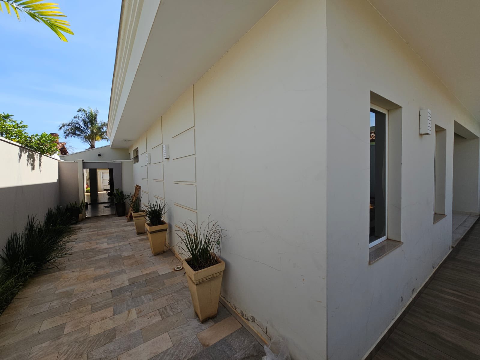 EXCELENTE CASA RESIDENCIAL COM COMÉRCIO - ÓTIMA LOCALIZAÇÃO - CENTRO