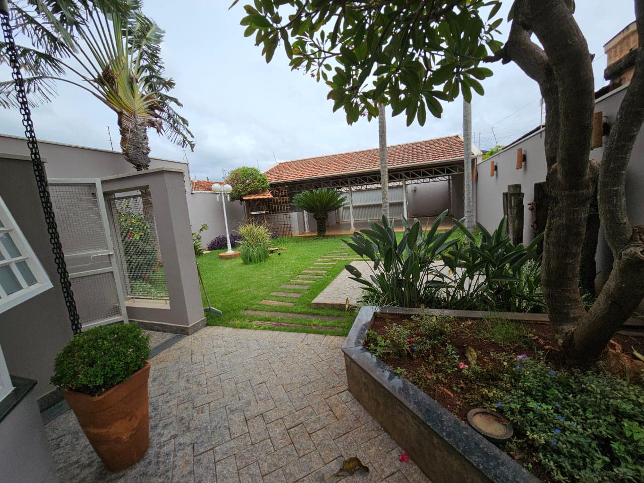 SOBRADO RESIDENCIAL DE ALTO PADRÃO ,Rua Ferrucio de Fiori, n370 ( com saída para rua Claudia ) - Jardim São Carlos